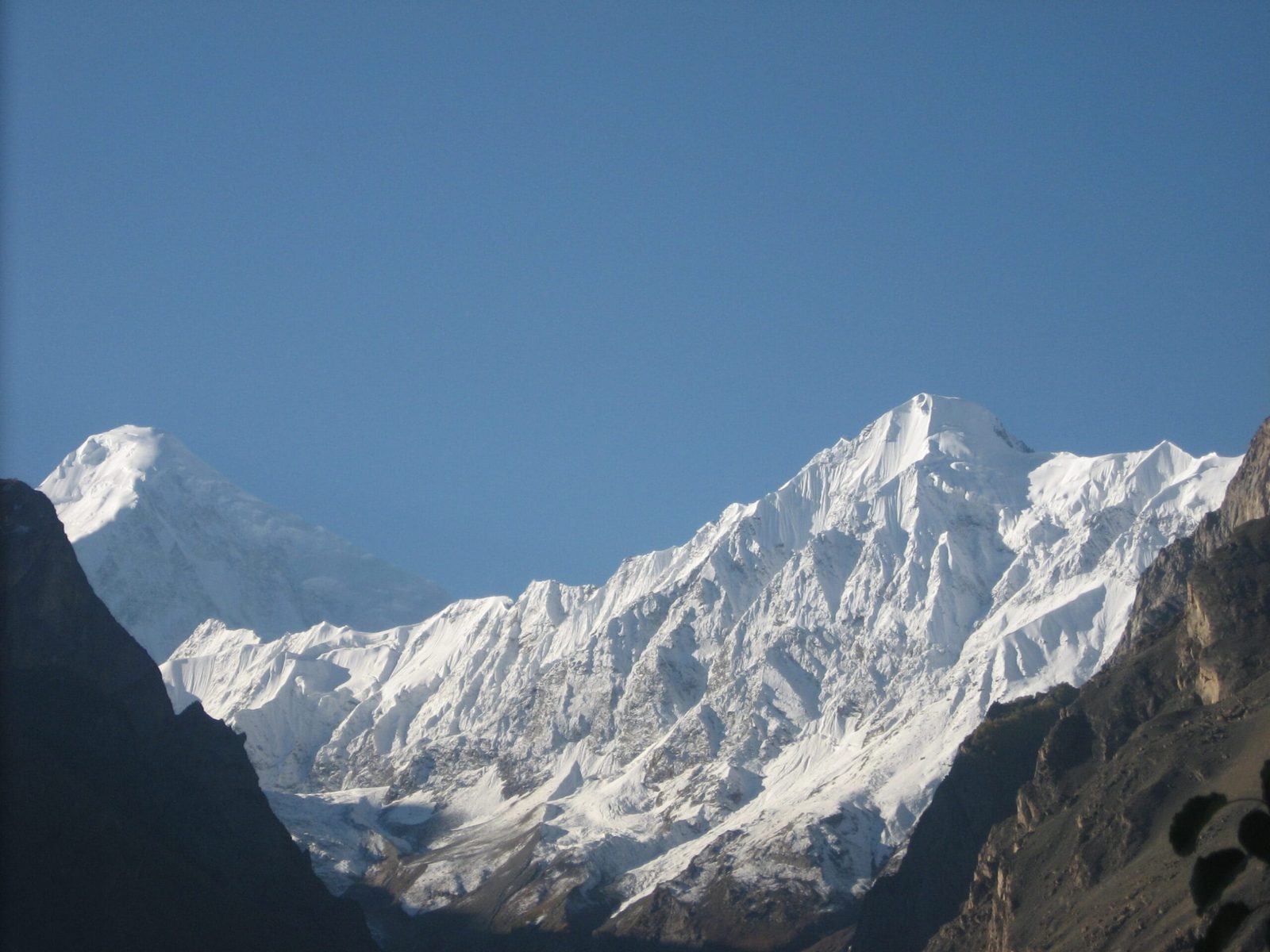 Il Diran visto da Karimabad attraverso la valle di Hunza